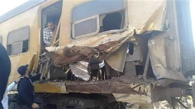 إصابة ٣ركاب نتيجة اصطدام قطار المنصورة بجرار زراعى-صور