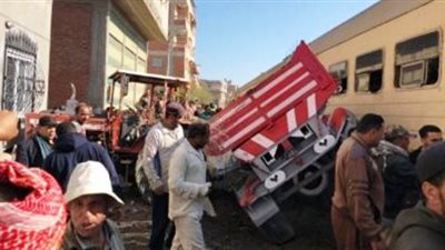 إصابة 3 عمال فى حادث تصادم قطار وجرار زراعى