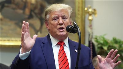ترامب يتهم إيران بقتل آلاف المحتجين