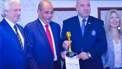 أندية الروتاري تكرم محمد شردي