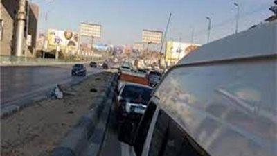 غلق دائرى المنيب اتجاه وصلة المريوطية بسبب انقلاب سيارة نقل