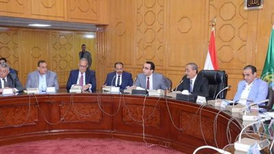 وفد تجاري جنوب افريقي يستعرض فرص الاستثمار في الإسماعيلية ..صور