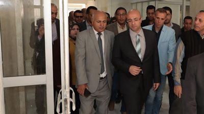 محافظ بني سويف يتفقد مشروع تأهيل المستشفى المركزي بشرق النيل