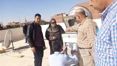 تشغيل معمل الرصد البيئي ومحطة قياس الملوثات بالوادى الجديد.صور