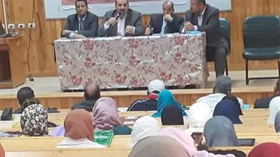 صناعة الانتاج الحيواني في ندوة تثقيفية بجامعة الوادي الجديد