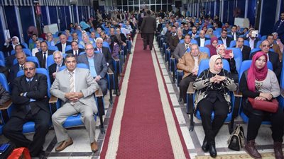 صيدلة سوهاج تنظم ورشة عمل عن 