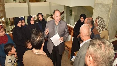 محافظ أسيوط يلتقي بعض المواطنين بالديوان العام ويستمع لطلباتهم ويوجه بحلها