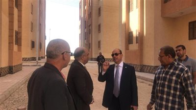 محافظ قنا ورئيس الجهاز المركزى للتعمير يتفقدان مشروع التنمية المتكاملة بمحافظة قنا