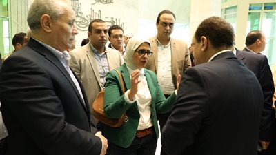 زايد تختتم جولتها للمنشآت الطبية بتفقد مستشفي الأقصر العام