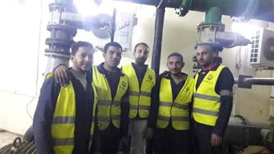 بسواعد أبنائها.. تركيب 7 محابس بخزان مياه غرب أسيوط