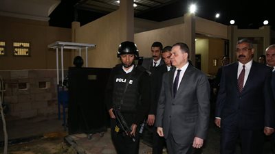 وزير الداخلية يتفقد الاكمنة الأمنية بأسوان قبل انطلاق منتدى السلام