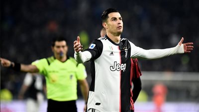 رونالدو يقع في حب أميرة ويتغزل فيها.. فيديو