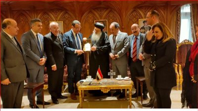 على هامش زيارته للغربية... قيادات حزب الحرية يكرم الانبا بولا صليب