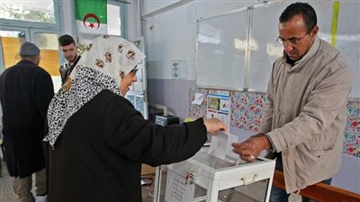 إغلاق مراكز الاقتراع في الجزائر وبدء عملية فرز الأصوات