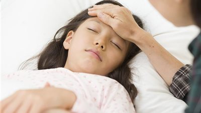طرق بسيطة لحماية طفلك من الالتهاب السحائى أثناء ذهابه للمدرسة (انفوجرافيك)