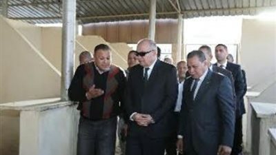 جوله تفقديه لمحافظ قنا فى شوارع مدينة فرشوط