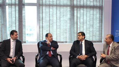 وزير المالية: استراتيجية متكاملة للتواصل الفعَّال مع المجتمع الضريبي