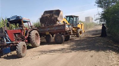 رفع 45 طن مخلفات بقرية الضبعية غرب الأقصر