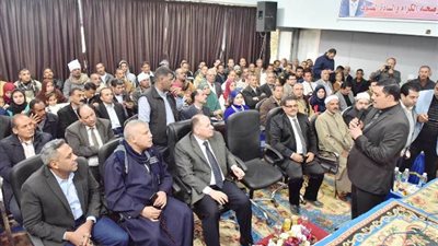 محافظ أسيوط يسلم الجوائز للفائزين بمسابقة 