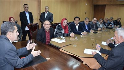 محافظ الغربية يجتمع برؤساء الوحدات المحلية بمركز المحلة لتحديد أليات العمل فى المرحلة القادمة