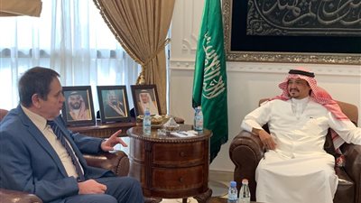 وزير الحج والعمرة يستقبل سفير روسيا لدى المملكة