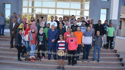 محافظ الوادى الجديد يلتقي بشباب أول أفواج 