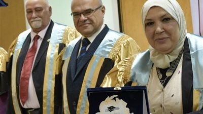 تكريم الدفعة 11 لدبلوم المهن الصحية للتعليم عن بعد