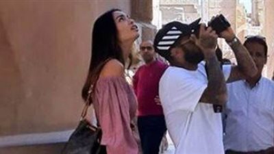 ألفيش وزوجته وسط المعالم السياحية والاثرية بالأقصر