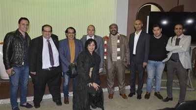 بالصور.. ندوة 