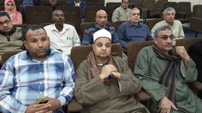 صحصاح البياضية يتابع الخدمات المقدمة للمواطنين فى المجلس التنفيذى جنوب الأقصر