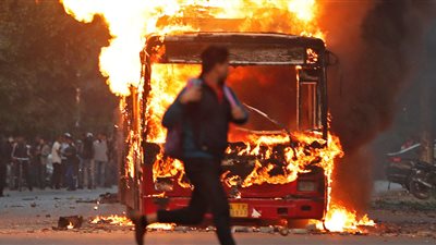 مقتل و إصابة12 شخصا في حريق مخزن بالعاصمة الهندية