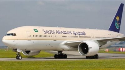 هبوط طائرة سعودية اضطراريا بمطار القاهرة لإنقاذ حياة فرنسي