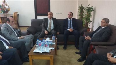 فيديو.رئيس اتحاد الغرف التجارية يدشن مبادرة اشتري المصري من الإسماعيلية