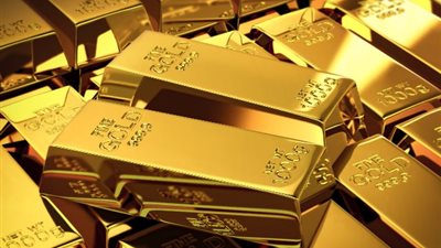 الذهب يقفز بعد تراجع الدولار وشكوك حيال اتفاق التجارة