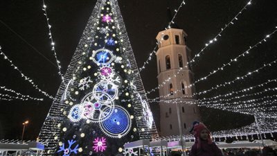 ناسا تنشر صورة لشجرة عيد الميلاد في الفضاء