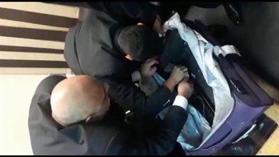 جمارك المطار تحبط محاولة تهريب كيلوجرام من مخدر الآيس