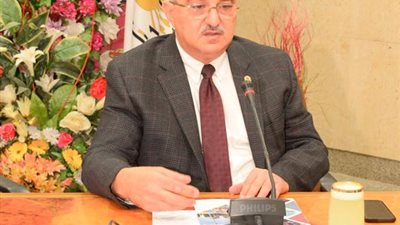مجلس جامعة أسيوط يوافق علي تعيين 4 أساتذة جدد بكليتى الطب والزراعة