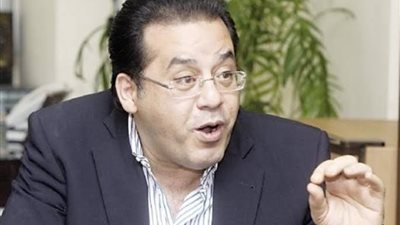 ناشط الدولارات لطخ وجهه بألوان الدهانات.. ومواقع الإخوان روجت للبيان المضروب