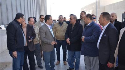 محافظ الإسماعيلية يتفقد مشروعات استثمارية وخدمية بالقنطرة شرق .صور