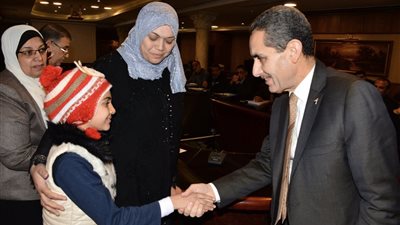 محافظ الغربية .. يبحث عدداً من مشاكل المواطنين فى إجتماعه مع القيادات التنفيذية بالمحافظة