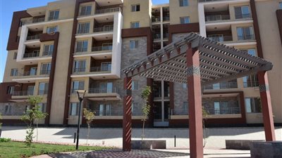 وزير الإسكان يستعرض تقريراً بشأن إنجازات جهاز مدينة الشروق خلال 2019