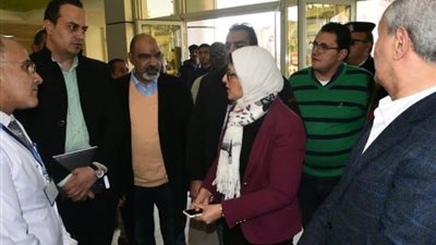 وزيرة الصحة تتفقد وحدة الدبابية تمهيدًا لدخولها منظومة التامين