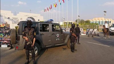 أمن الاستاد يرفض دخول عضو الزمالك بسيارته