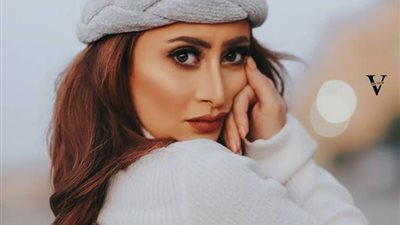 إطلالة رقيقة للفنانة منة تيسير عبر انستجرام