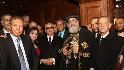 رئيس الوفد وقياداته يهنئون البابا تواضروس بعيد الميلاد المجيد