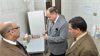 محافظ أسيوط يتفقد أعمال التطوير بمستشفى الرمد