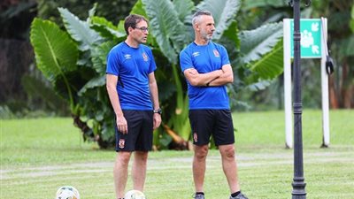 فايلر وعاشور فى الاجتماع الفنى للقاء الاهلى وبلاتنيوم
