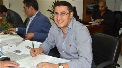 رئيس بعثة الاهلى يشيد بالسفير المصرى فى زيمبابوى