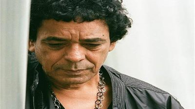 شاهد .. احدث ظهور للكينج محمد منير بإطلالة صادمه