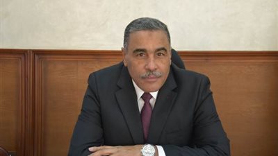 مكافئة المسؤل عن بوابة شكاوى مجلس الوزراء بمرسى مطروح